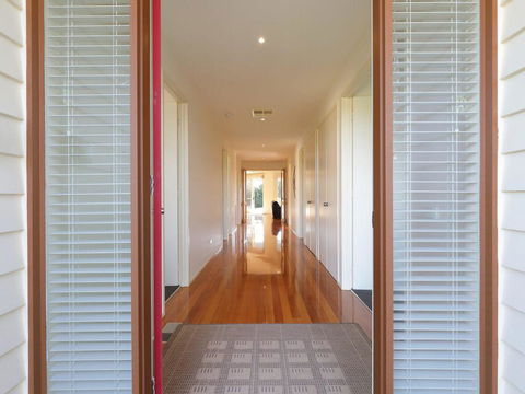 Between The Seas - Pet Friendly! - Maitland Accommodation 3