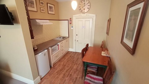 Blakes Manor Self Contained Heritage Accommodation - Maitland Accommodation 1