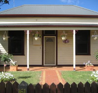 Bloomsbury Cottage - Maitland Accommodation