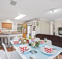 Blue Haze - air conditioned comfort - Maitland Accommodation