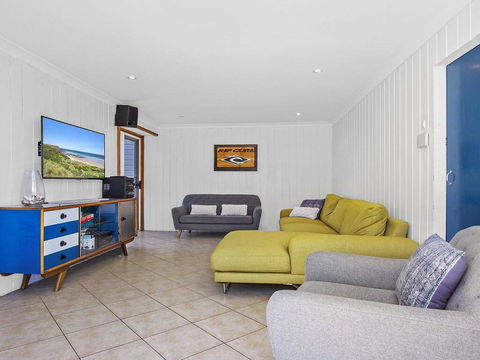 Blue Horizon - Beachfront With Fireplace - Maitland Accommodation 1
