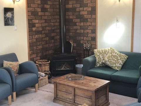 Blue Range Cottage - Maitland Accommodation 3