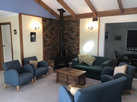 Blue Range Cottage - Maitland Accommodation 2