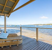 Bluewater - riverfront location with water views - Maitland Accommodation