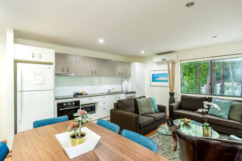 Bluewater 1 - Rainbow Shores, Amazing Location, Easy Walk To Beach, Pool, Aircon, Outdoor Spa - Maitland Accommodation 0