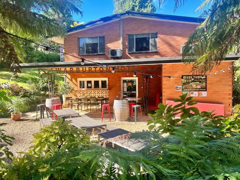 WARBURTON MOTEL - Where Mid-century Style Meets The Mountains - Maitland Accommodation 0