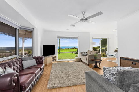 WATERFRONT - BAY VIEWS - Edgewater Springs - Maitland Accommodation 0
