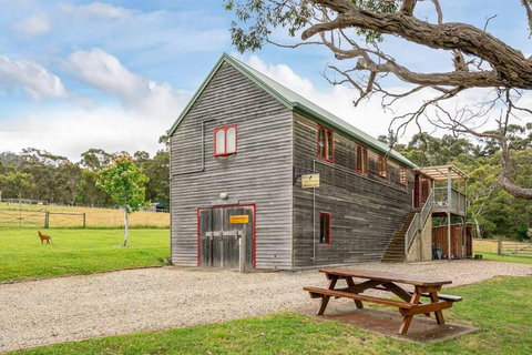 Wine Loft - Cosy Country Retreat With Ocean Views - Maitland Accommodation 0