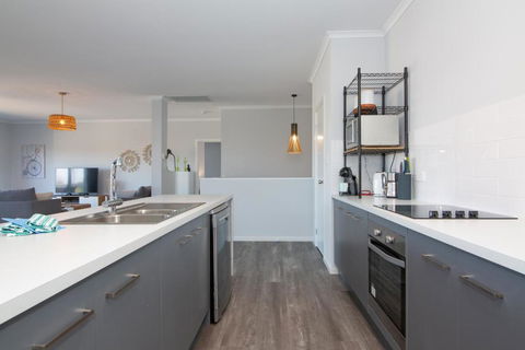Xanadu - Aldinga Beach - C21 SouthCoast Holidays - Maitland Accommodation 3