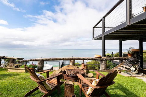 Y Vue - Beachside Apartment With Ocean Views - Maitland Accommodation 0