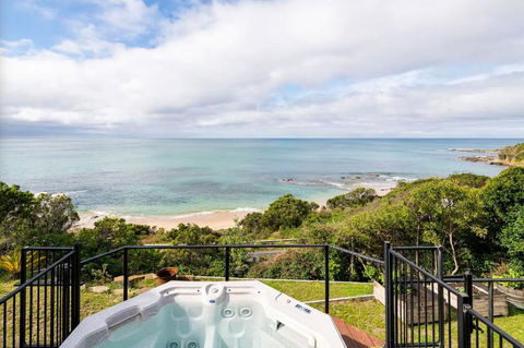 Y Vue - Beachside Apartment With Ocean Views - Maitland Accommodation 2