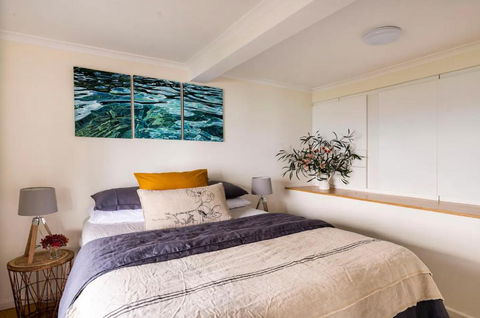Y Vue - Beachside Apartment With Ocean Views - Maitland Accommodation 3