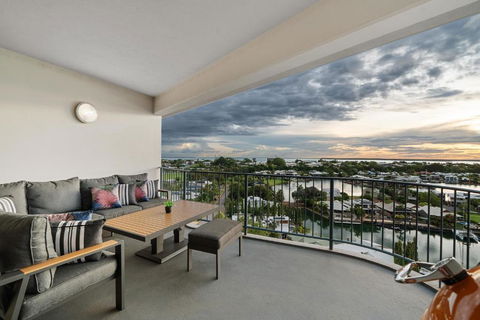 Anchor Point Penthouse 3BR With Marina Views - Pool - BBQs - Maitland Accommodation 3