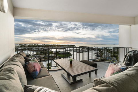 Anchor Point Penthouse 3BR With Marina Views - Pool - BBQs - Maitland Accommodation 4