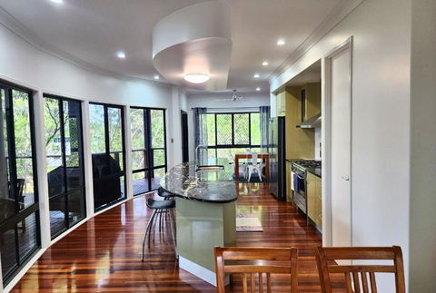 EUROLIE ON HIGH At Kingfisher Bay Fraser Island - Maitland Accommodation 4