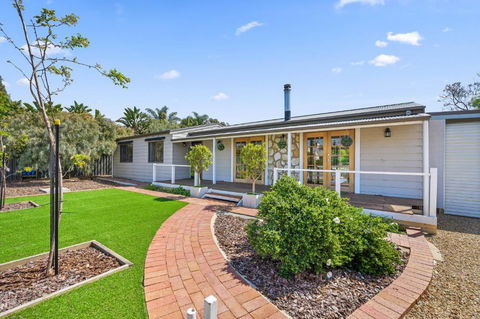 Yankavilla - Yankalilla - C21 SouthCoast Holidays - Maitland Accommodation 0