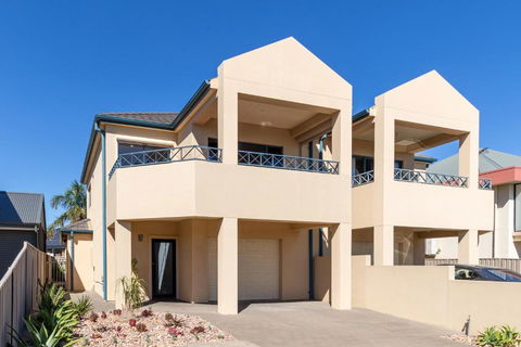Yarlu-Ityangka - Maitland Accommodation 0