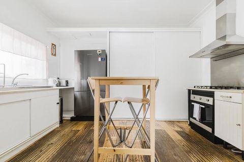 Yarraville Garden Large Home With Yard And Parking - Maitland Accommodation 1