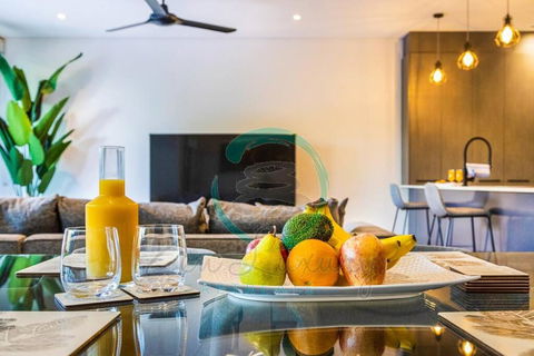 ZEN ARCTIC Luxury 2-Story T/House + Pool & Markets - Maitland Accommodation 3