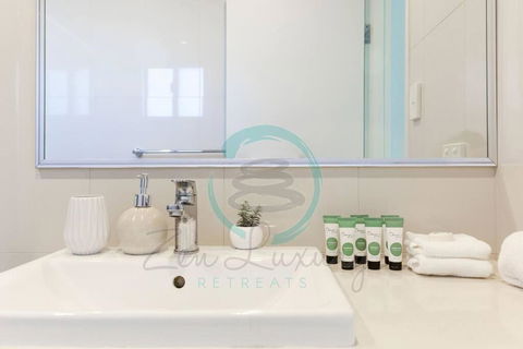 ZEN At ARRAY: 2BR Retreat In CBD - Maitland Accommodation 3