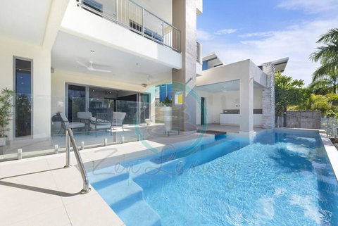 Zen Bayview Bliss: Luxury Marina Mansion - Maitland Accommodation 0