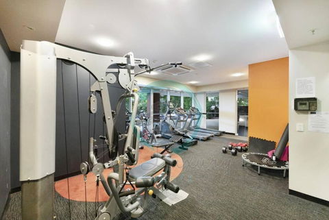 ZEN LUXURY: 2-Story 4-BR Penthouse In Darwin City With Mindal Markets & Harbour Views - Maitland Accommodation 1