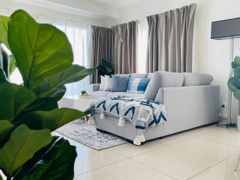 ZEN OCEAN BLISS - Cozy 2-BR/2-BA Sea View Retreat - Maitland Accommodation 3