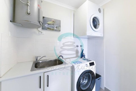 ZEN Pinnacle Penthouse (2) 3-BR Panoramic Retreat - Maitland Accommodation 3