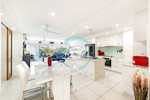 ZEN Tree Blossom: 3-BR Luxury Apt Near Waterfront - Maitland Accommodation 0