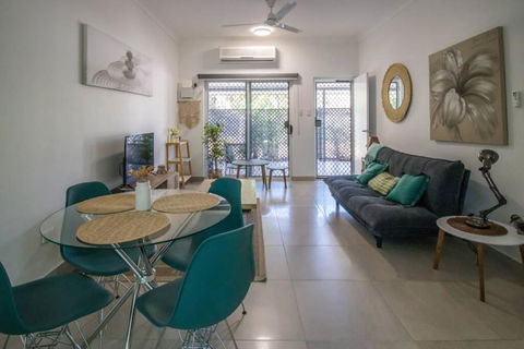 ZEN GARDEN - COZY 2-BR + Modern Design W/ Aircon - Maitland Accommodation 0