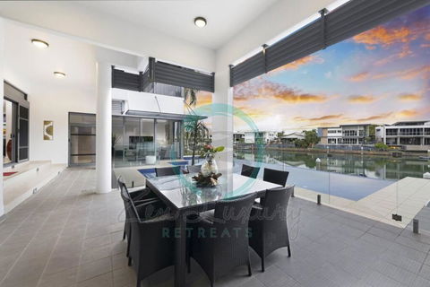 ZenLux: 4BR Bayview Mansion Infinity Pool + Cinema - Maitland Accommodation 3