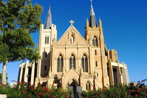 Perth Scavenger Hunt: Perched On A Swan - Maitland Accommodation 1