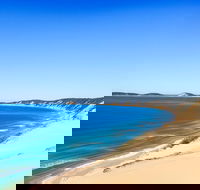 Kayak with Dolphins and 4WD Great Beach Drive Day Trip from Noosa - Maitland Accommodation
