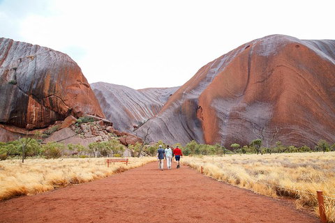 2-Day Uluru (Ayers Rock) And Kata Tjuta Trip From Alice Springs - Maitland Accommodation 1
