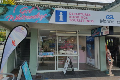 Reef And Island Scenic Flight From Airlie Beach - Maitland Accommodation 2