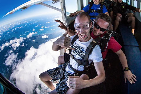 Reef And Rainforest Tandem Sky Dive In Cairns - Maitland Accommodation 2