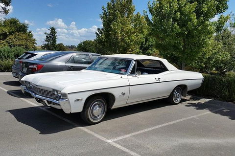 CHEVY CONVERTIBLE Package For 4 -Wine Lunch Cheese & Chocolate From Yarra Valley - Maitland Accommodation 1